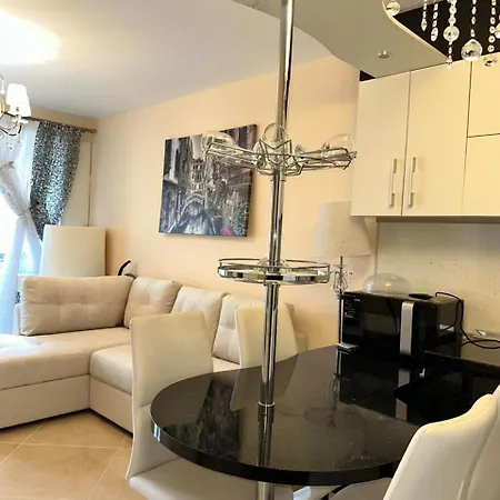 двустаен в Apartamento *